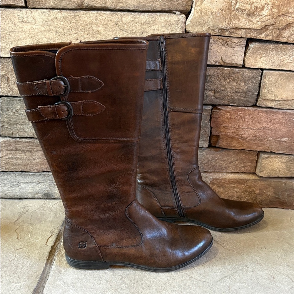 Born sz 8 dark brown leather tall boots with buckle detail - Picture 7 of 11